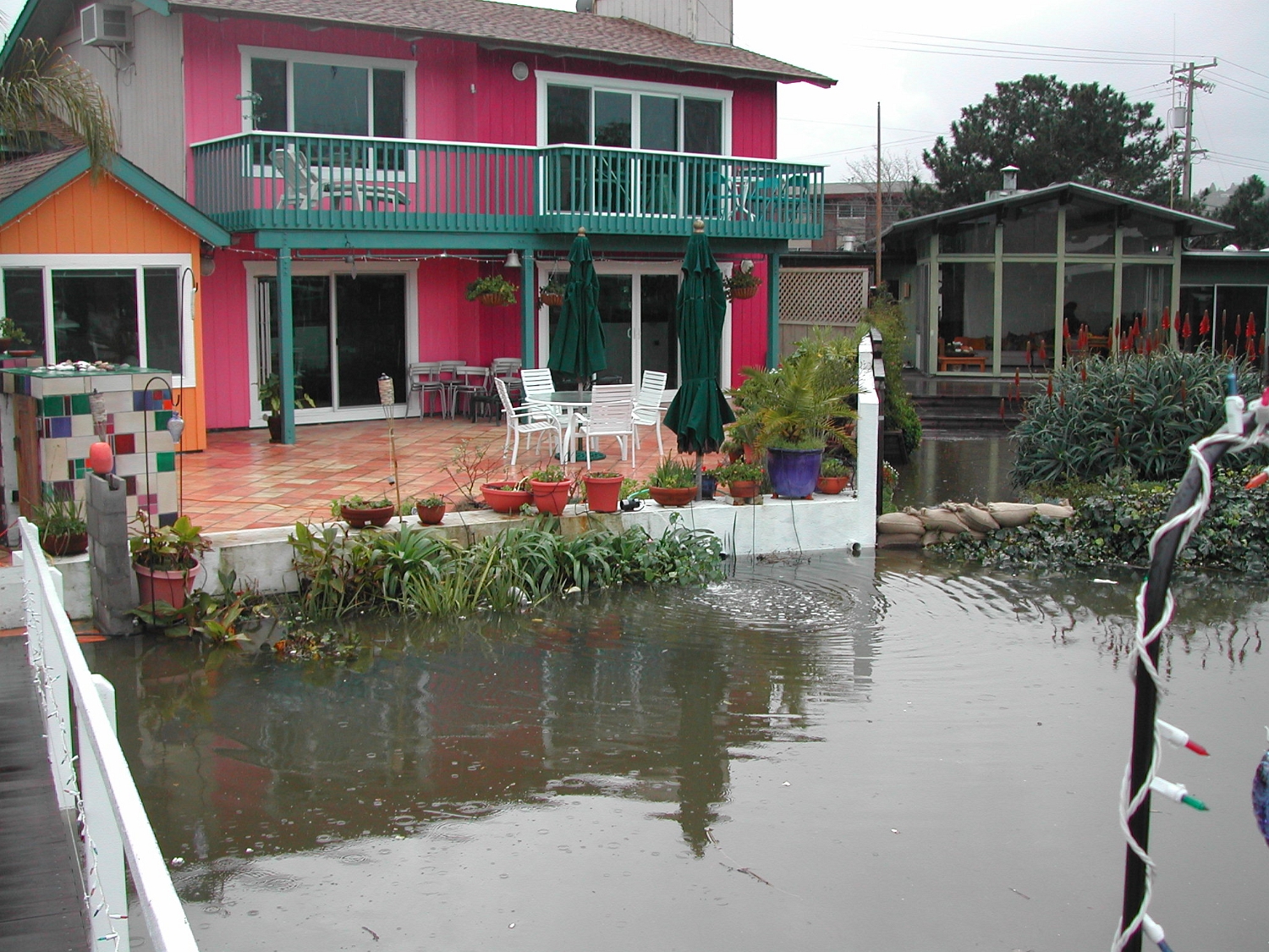 Flood-Day-2.2005-01-09 019