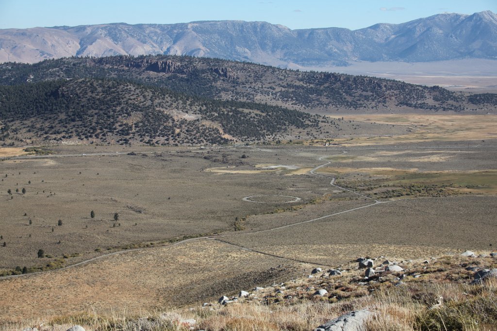 IMG_9761.JPG - Hwy 395 down bellow