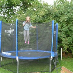 yes, little Jana is STILL jumping up and down. She and Cikorka have all the energy in the world.